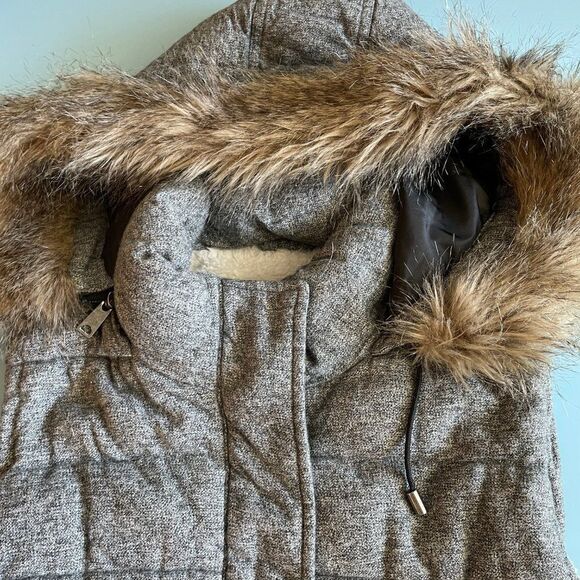 Banana Republic Faux Fur Herringbone Hooded Puffer Vest - S - Picture 13 of 16